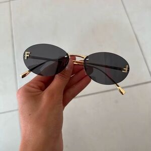 Retro F Stylish Black Sunglasses